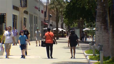 For a day full of shopping and eatery, hit the road, Lincoln Road in Miami